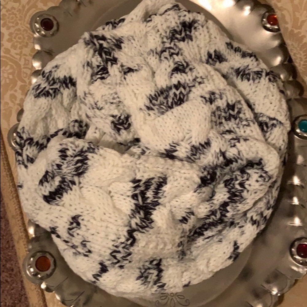 NWT- LOFT KNIT LUXURY INFINITY SCARF